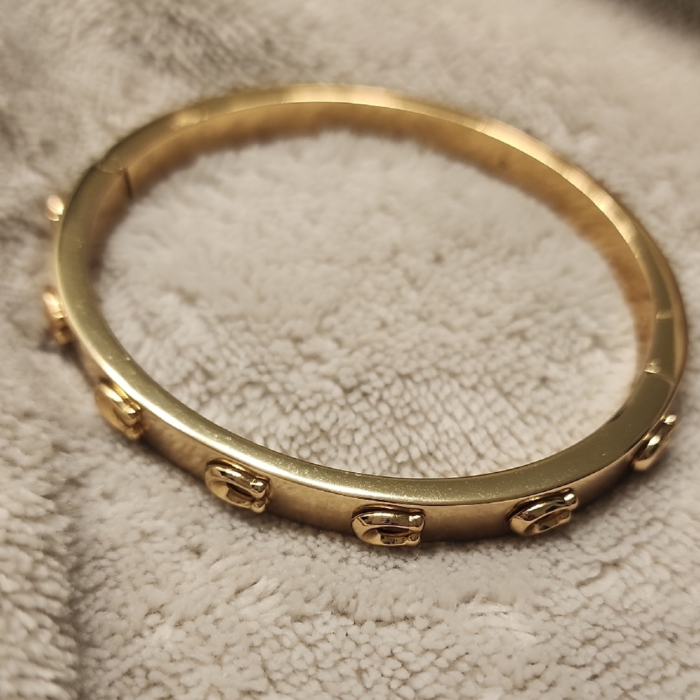 Coach Pegged Signature Hinged Bangle